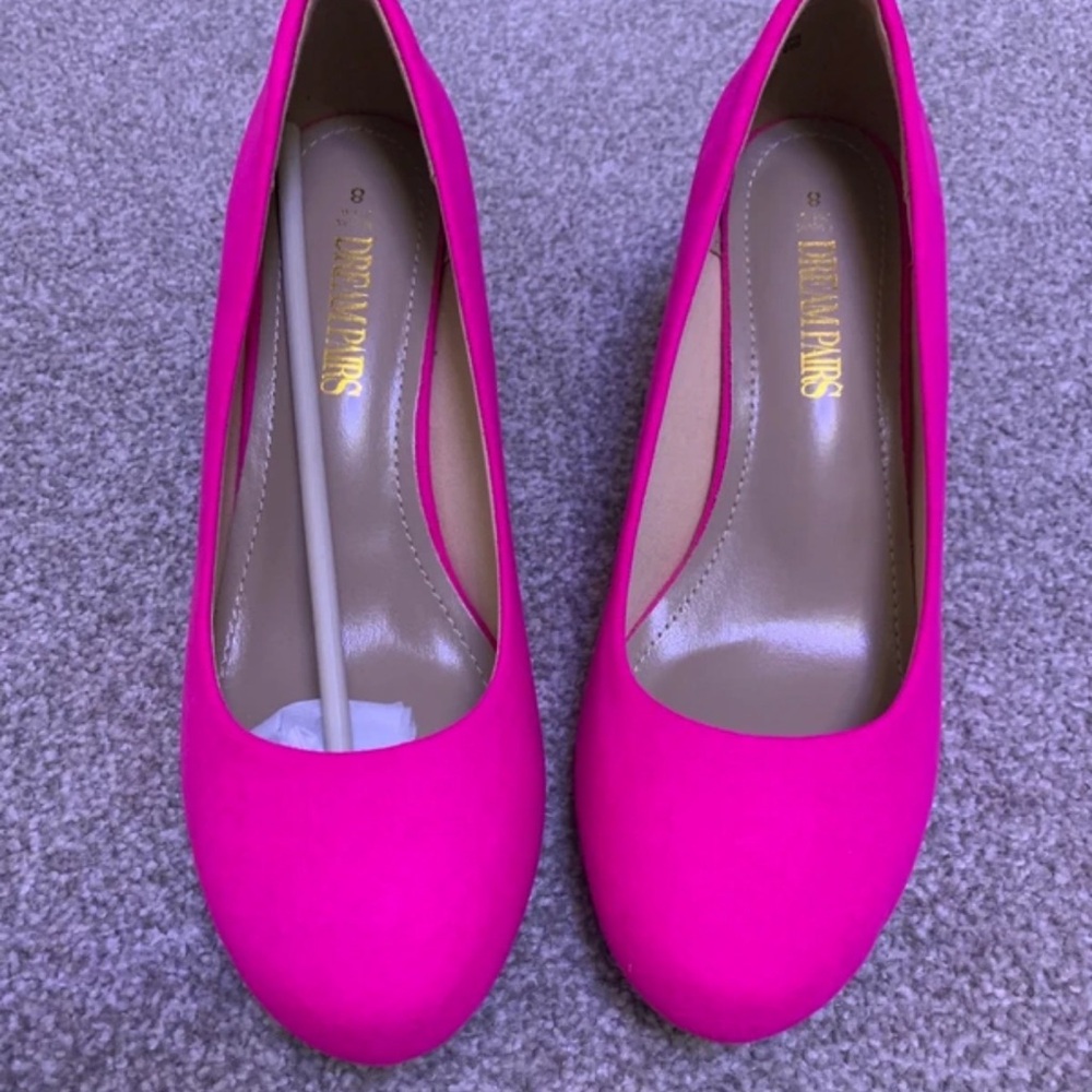 Dream Pairs Fuchsia Heels